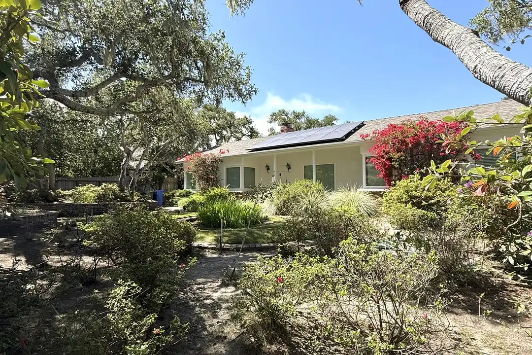 810 Martin St - View 2