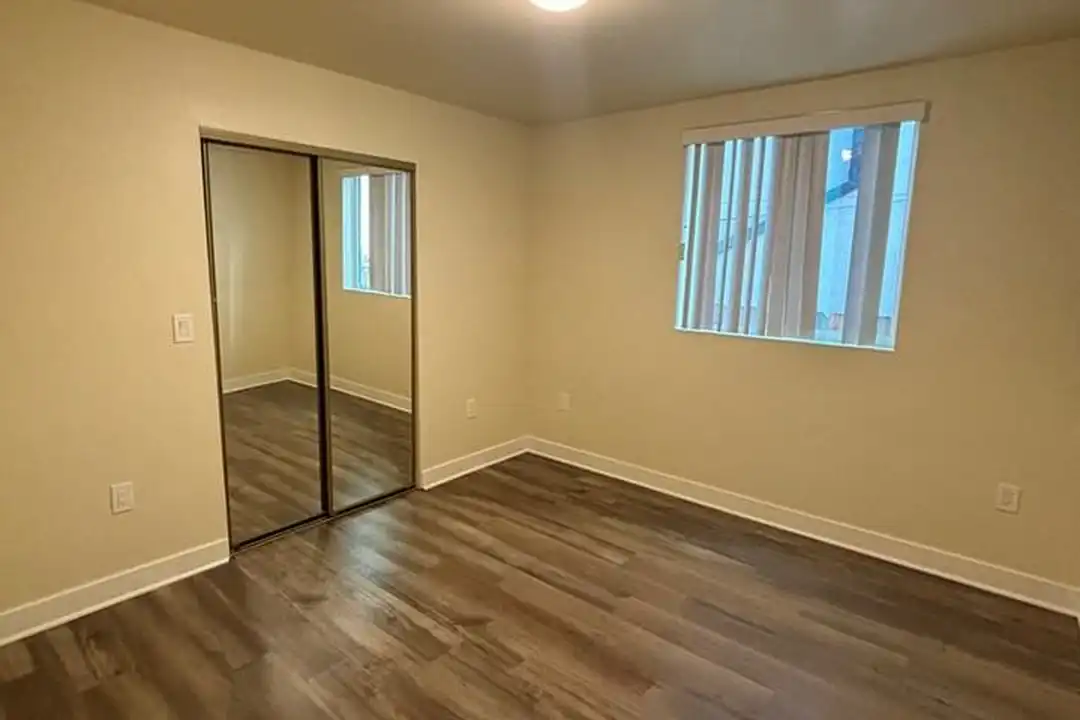 123 E 88th St unit 1/2 - View 6