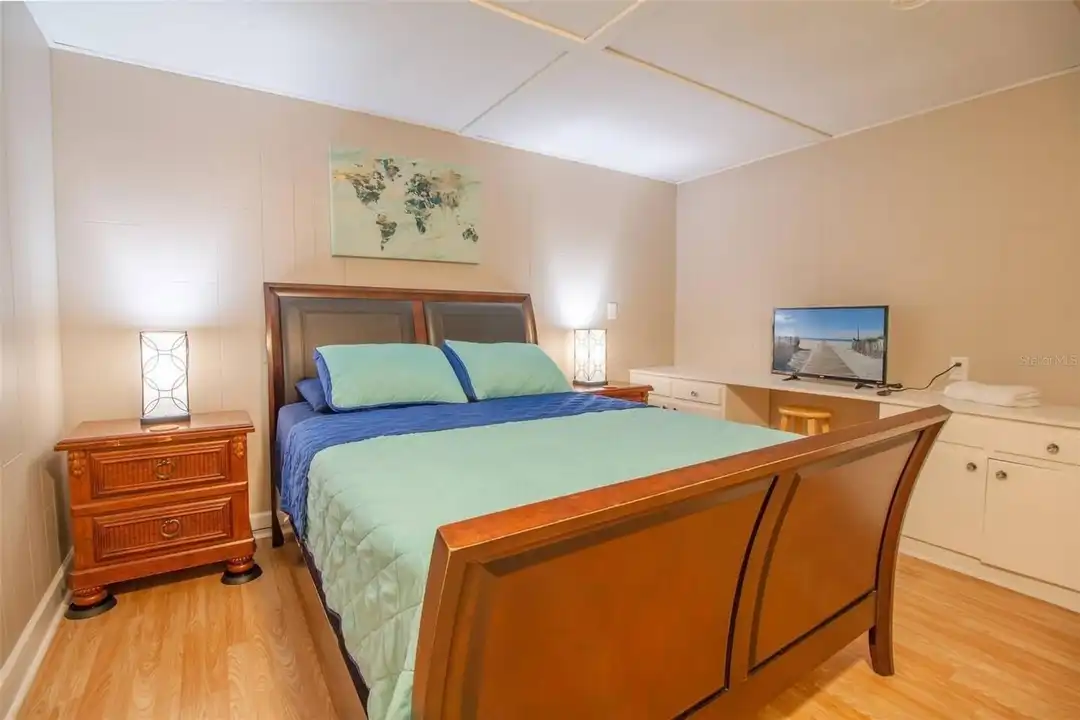 1245 Catalpa Ln #2 – další