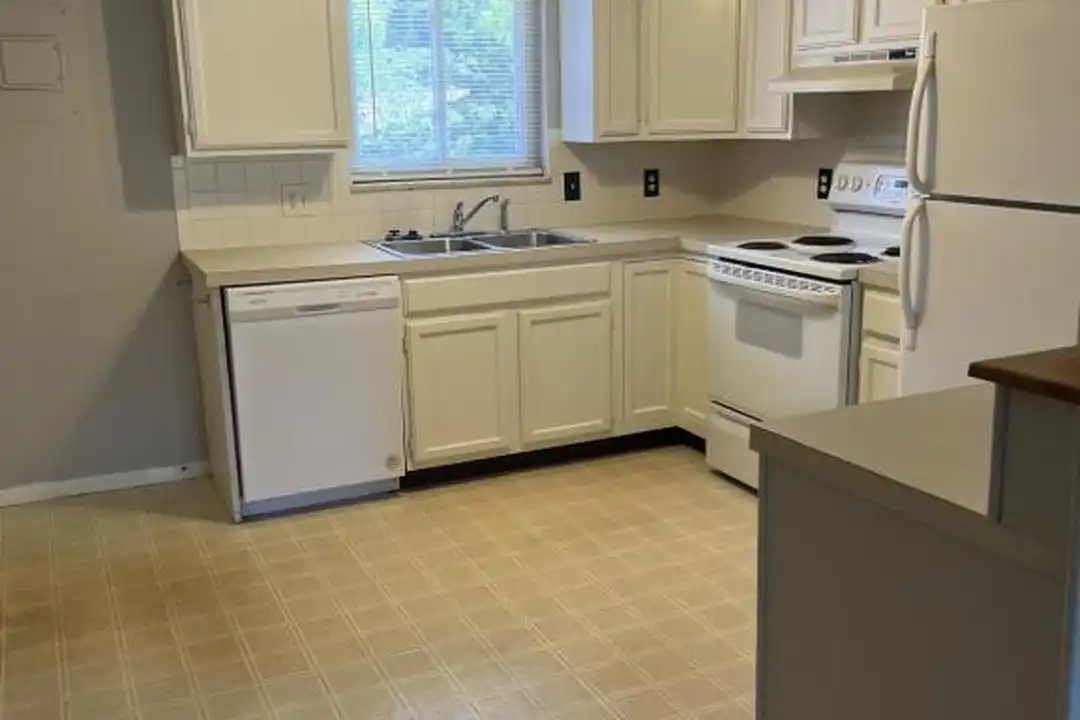 1404 Caddoa Dr - View 3
