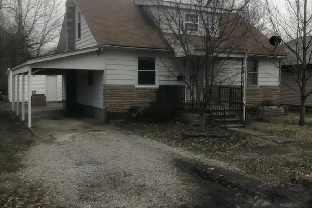 716 N 18th St – photo 1 of 6