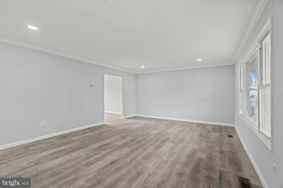 48 Marboro Ln – photo 1 of 22