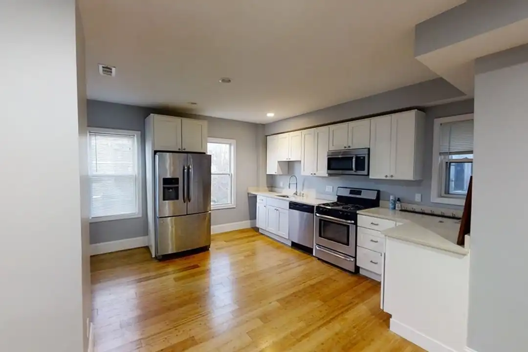 722 Saratoga St unit 3 – photo 1