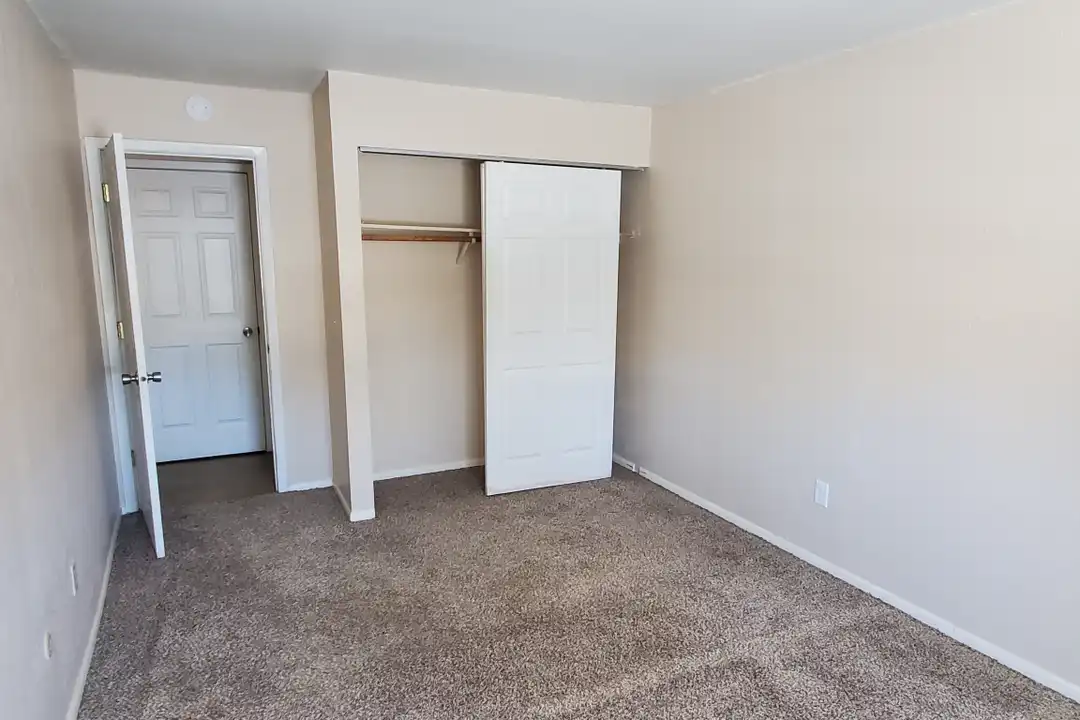 Green Hill Apartments - View 6