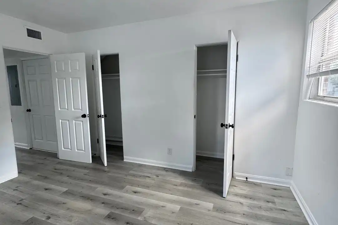 5452 Playa Way unit 3 - Vista 2