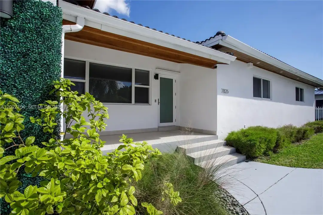 7825 SW 72nd Ave - View 2