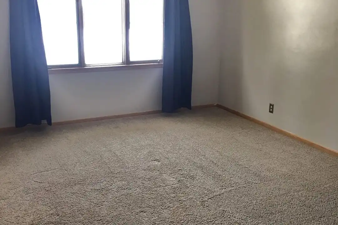 112 6th Ave NW unit 112 - View 4