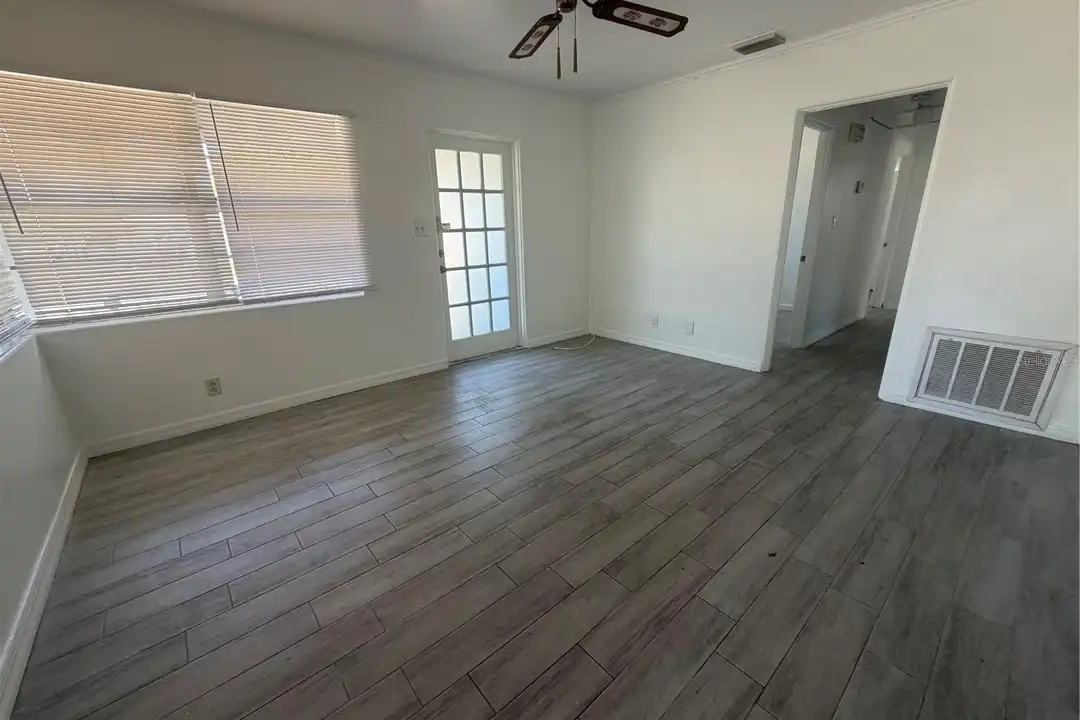 135 Pinecrest Dr - View 4