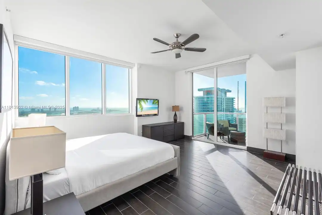 253 NE 2nd St unit 4808 - View 4