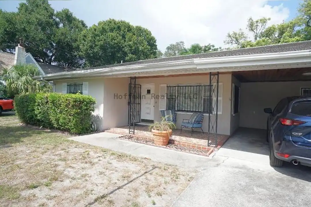 207 N Gomez Ave – pohled 2