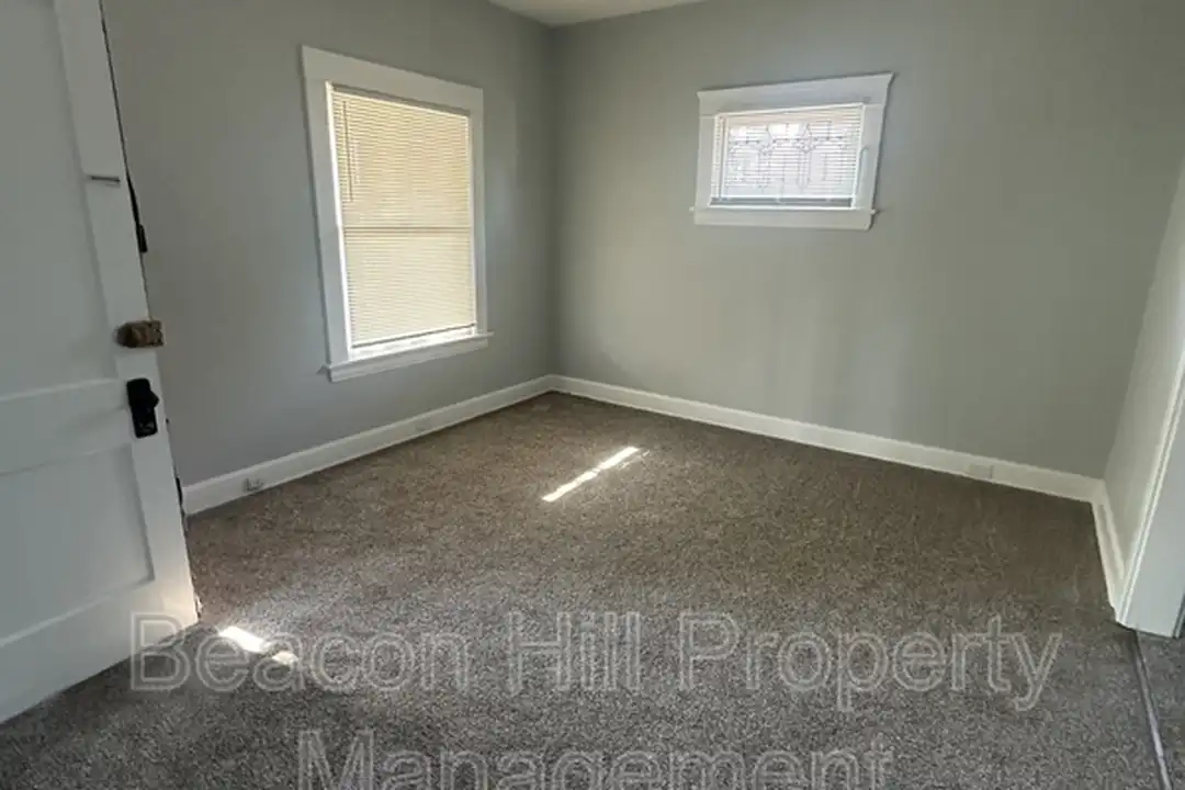 3585 E 129th St – photo 1