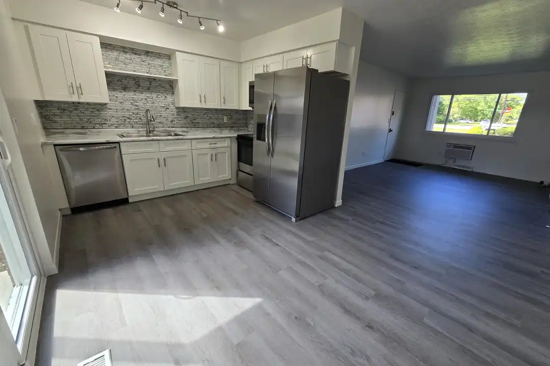 4705 Fishcreek Rd unit 2 – photo 1