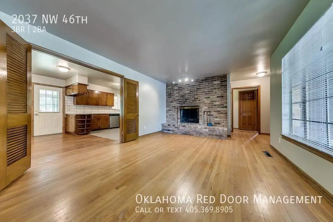 2037 NW 46th St - View 3