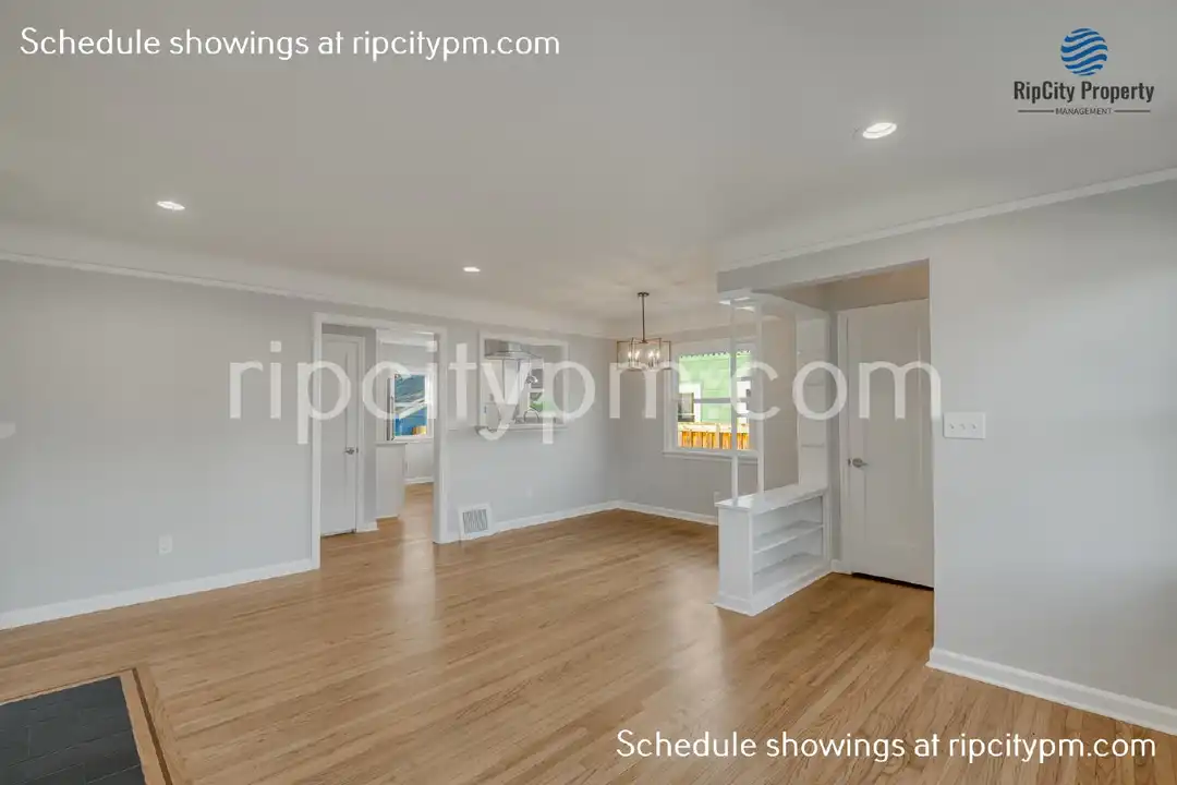 2521 SE 64th Ave - View 6