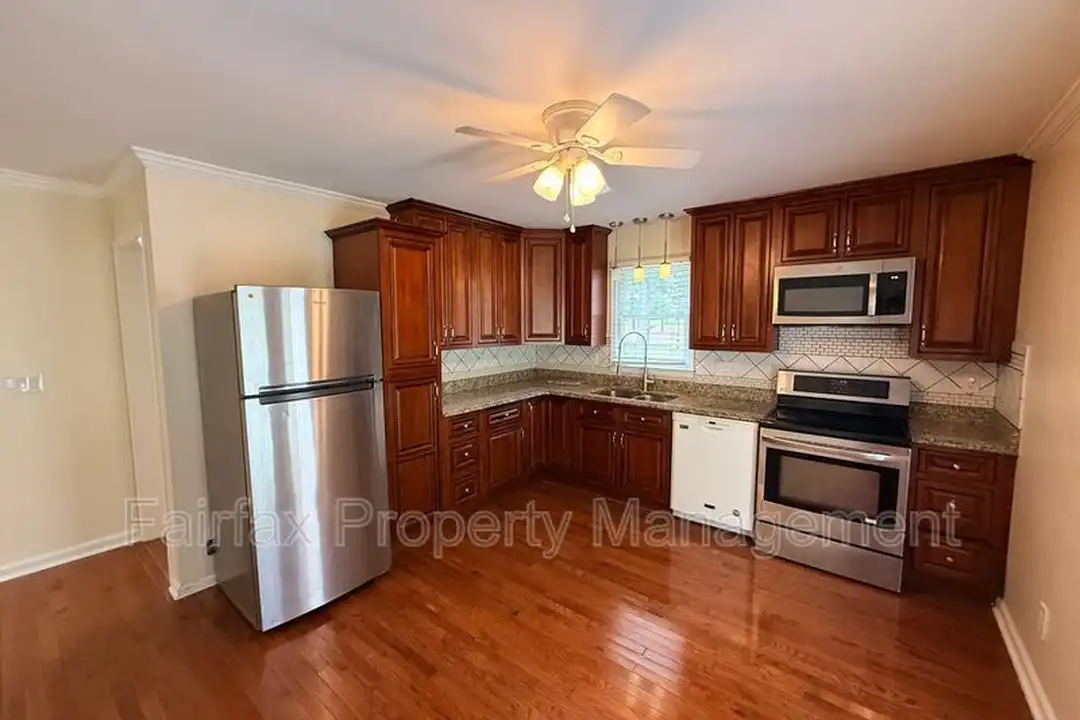 107 Perriwinkle Pl - More