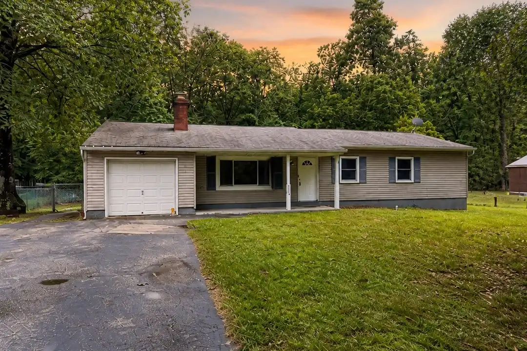 875 Bowman Rd – photo 1 of 26