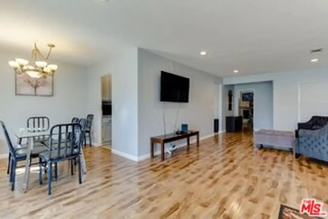 7858 Jamieson Ave - More
