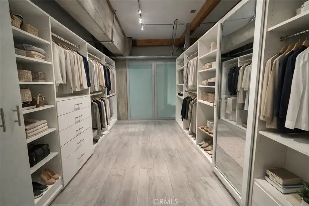 Apartment in Los Angeles, Arts District, Downtown - View 3