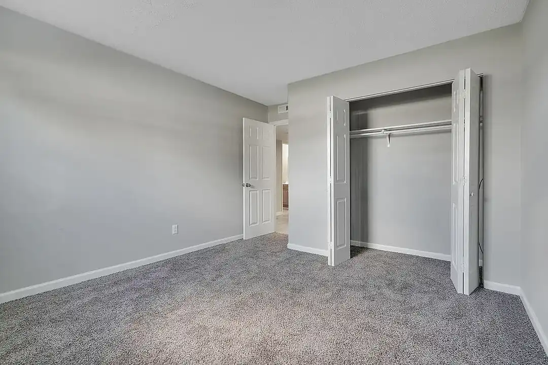 Springhurst East Apartments – photo 1