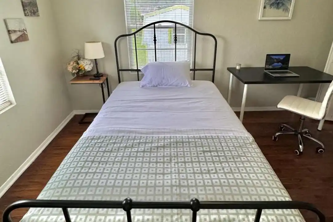 2701 Ave T NW unit Unit 2 – photo 1 of 11