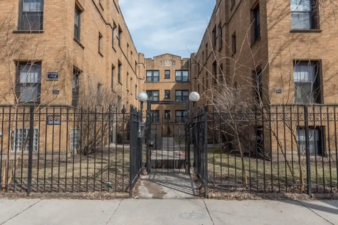 5945 N Paulina St unit 5949-1 - View 2