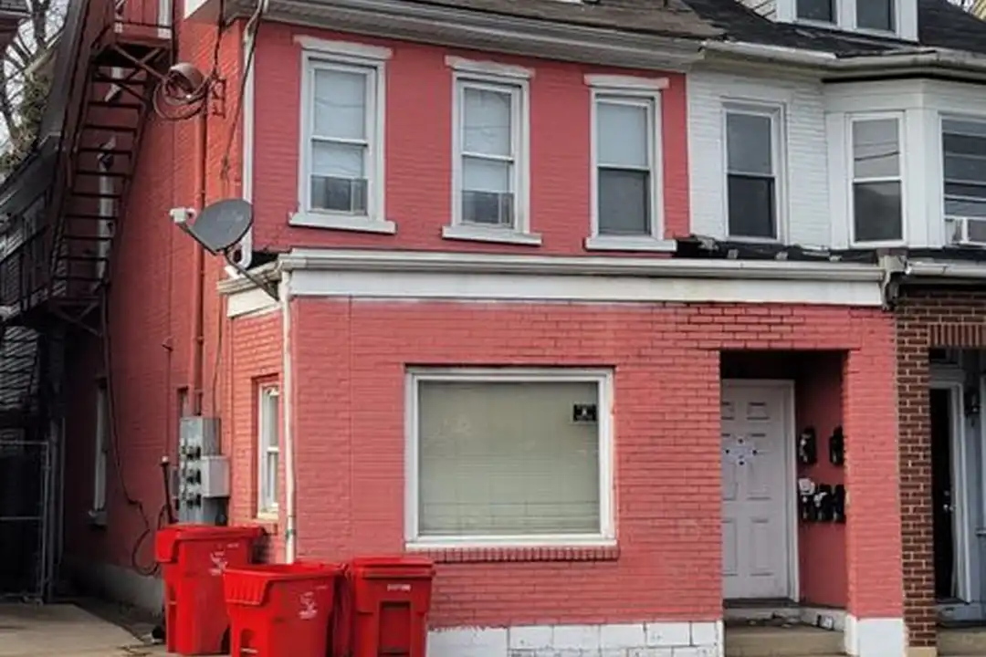 516 Broadway unit 516-4 Broadway – photo 1 of 8