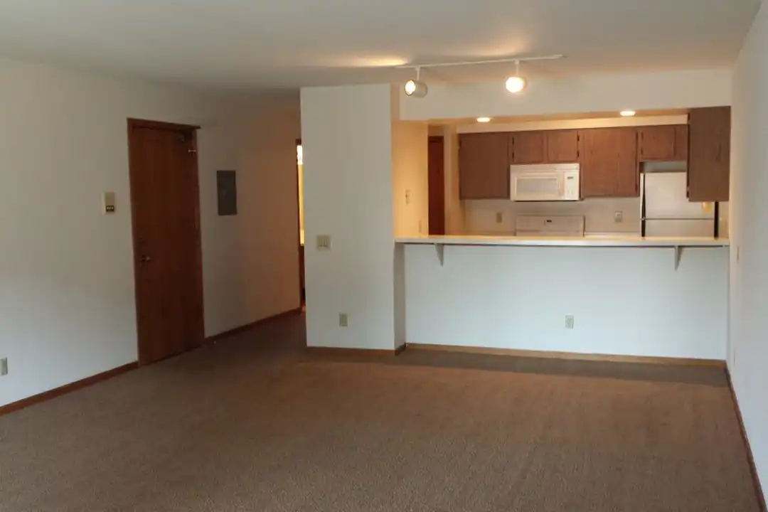 Tennyson Heights Apartments – photo 1