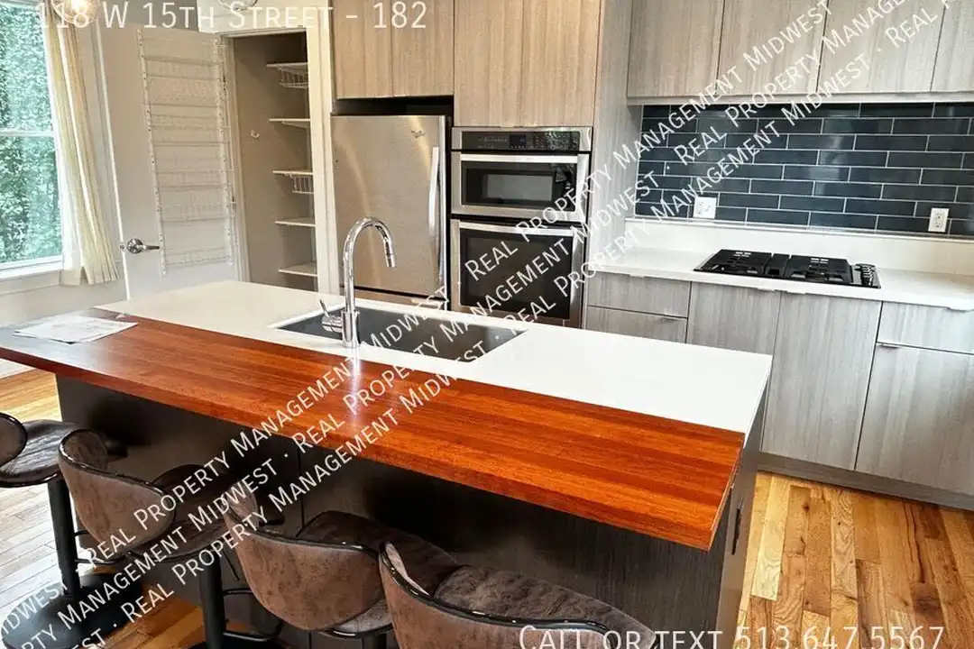118 W 15th St - View 2
