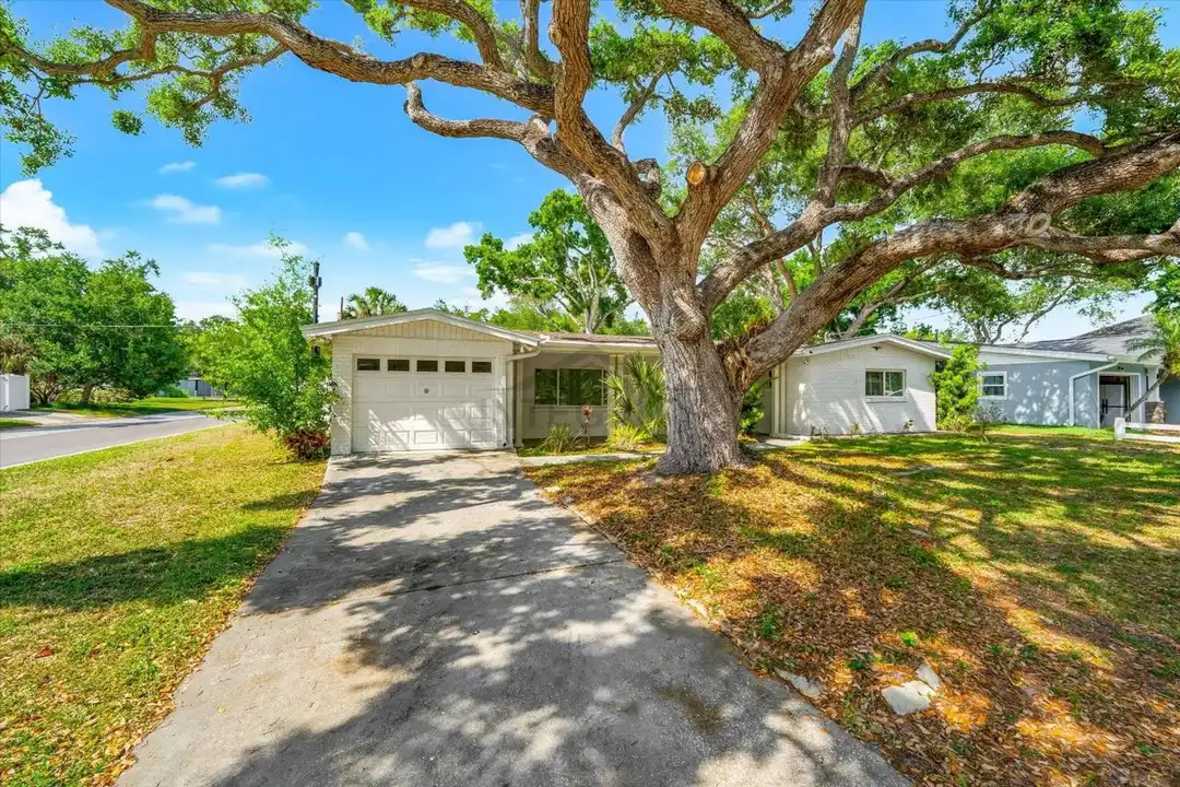 3315 W Beaumont St – pohled 5