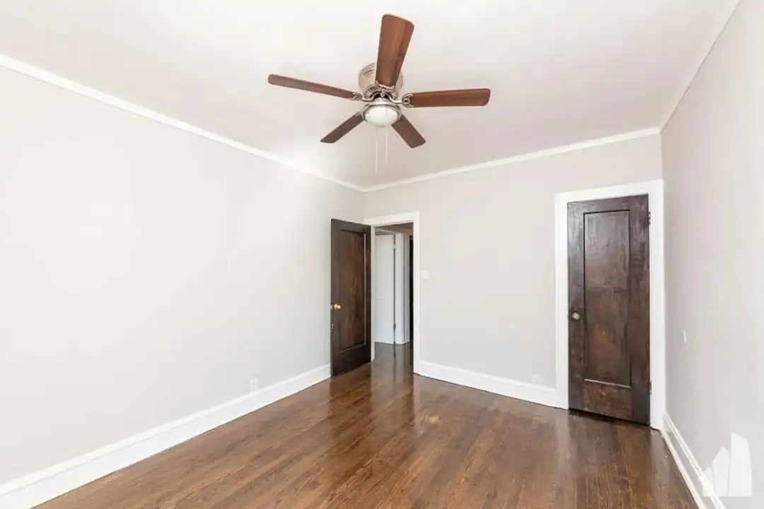5075 N Wolcott Ave - View 4