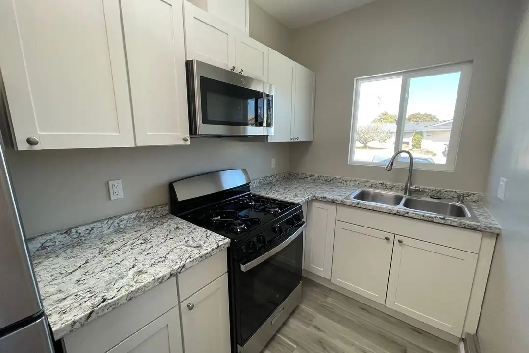 1543 Wallis Ave unit 1543A - View 3
