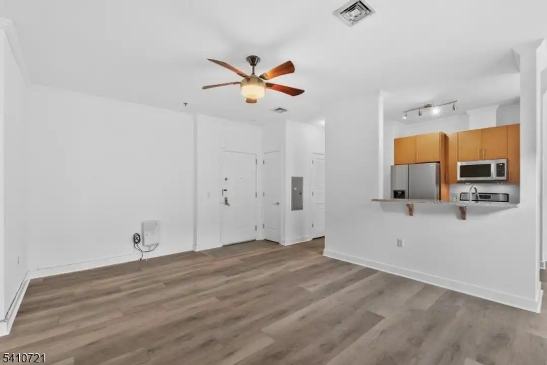 172 Culver Ave #206 - View 4