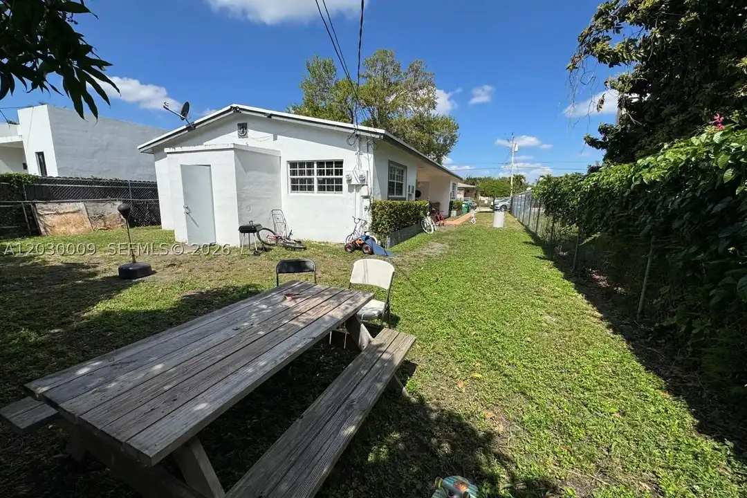 House in Miami - View 3