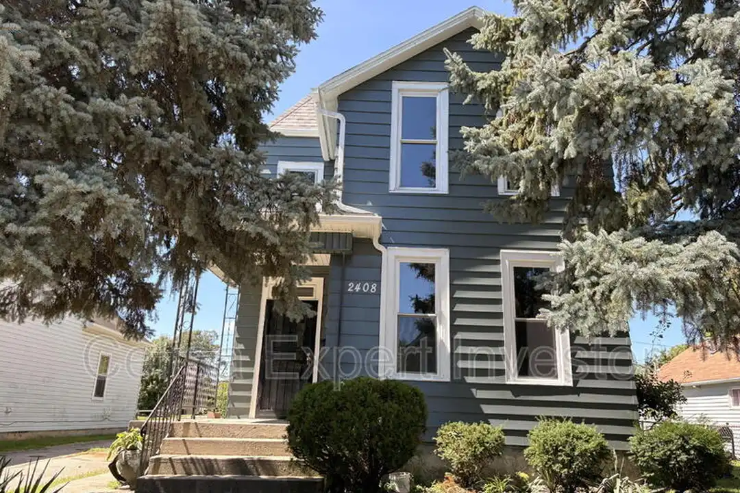 2408 Smith St – photo 1