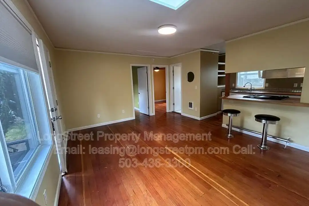 4815 NE 50th Pl - View 3