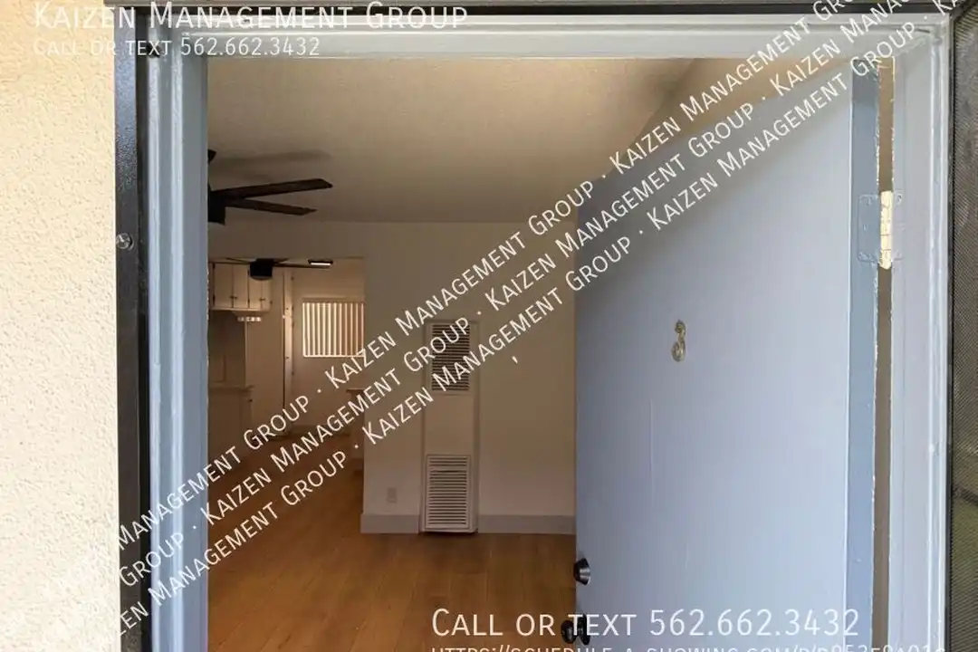 846 Victor Ave - View 2