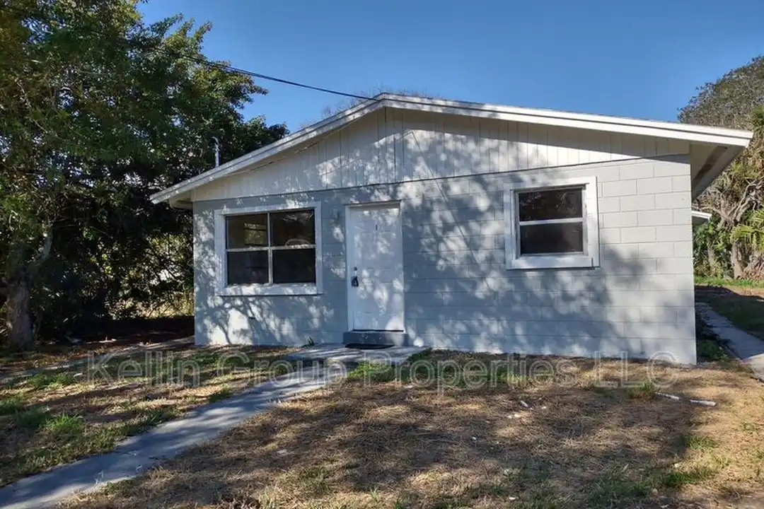 157 E Northside Dr unit 1 – photo 1 of 9