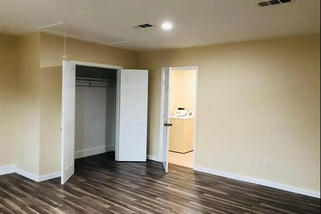 2801 Mill Pond Rd - More