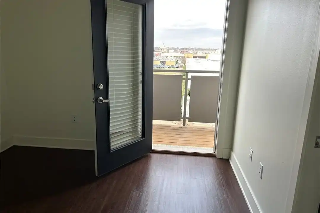 726 E Emma Ave #106 - More