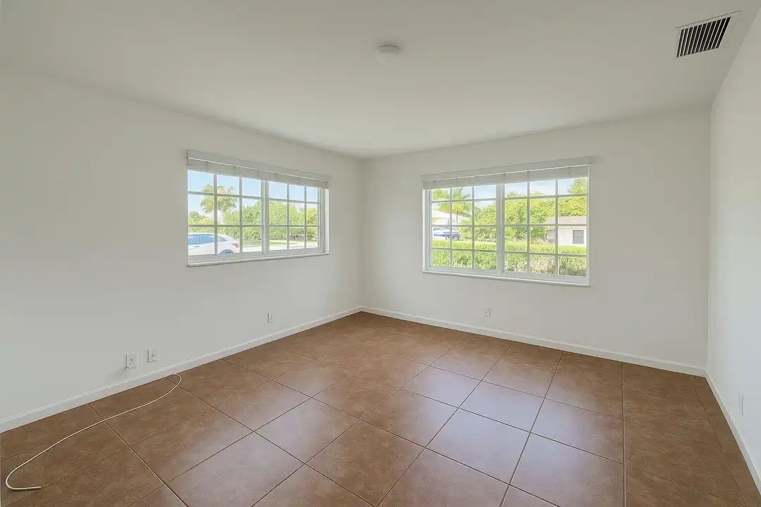 1671 NE 33rd St unit 1 - View 5