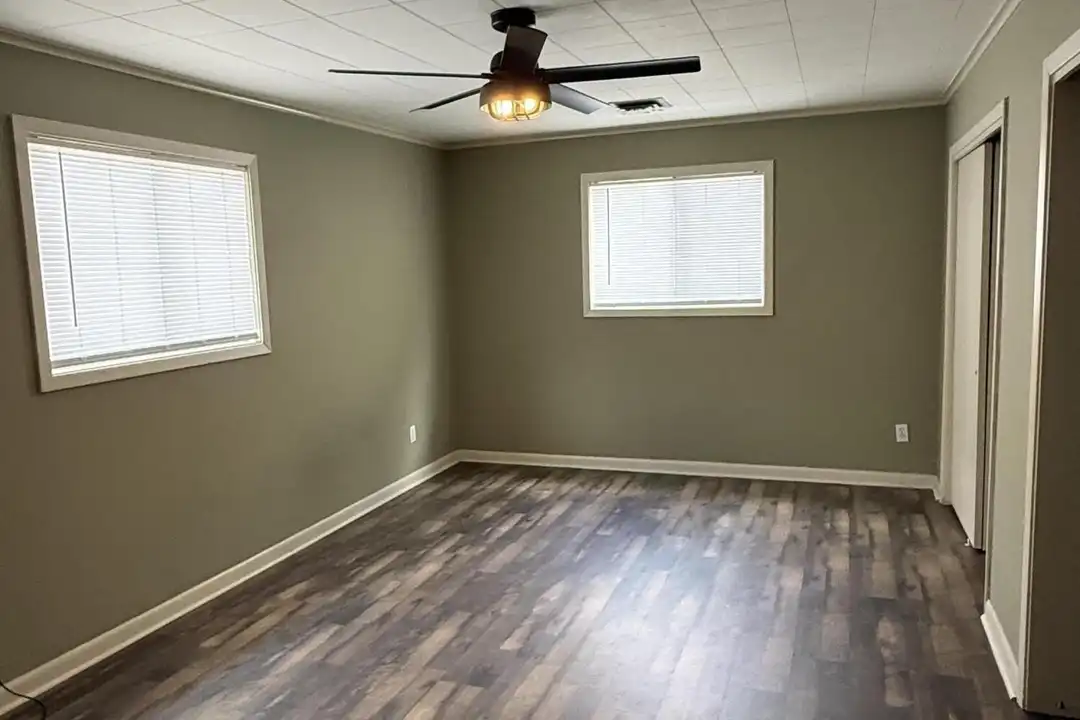 108 Ray Ave - More