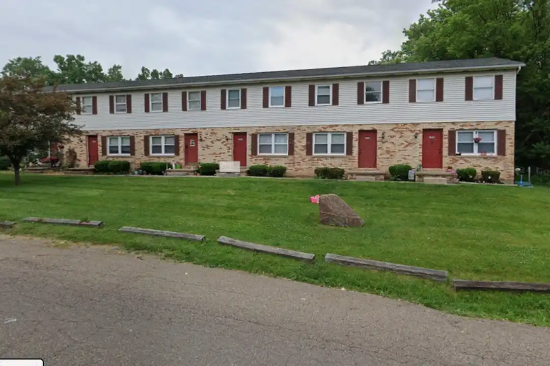 2206 Harsh Ave SE – photo 1