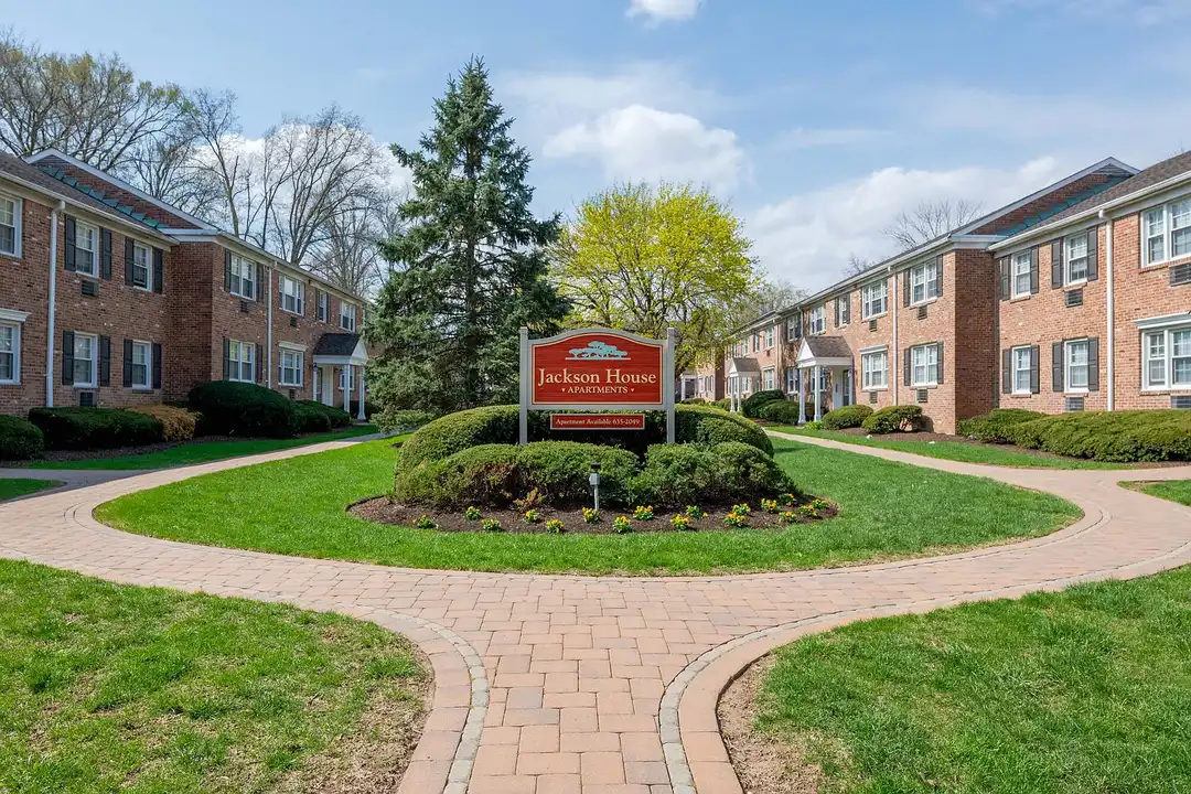Jackson House Apartments - View 2