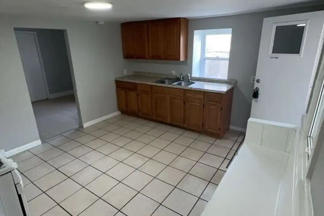 534 Cherry St – photo 1