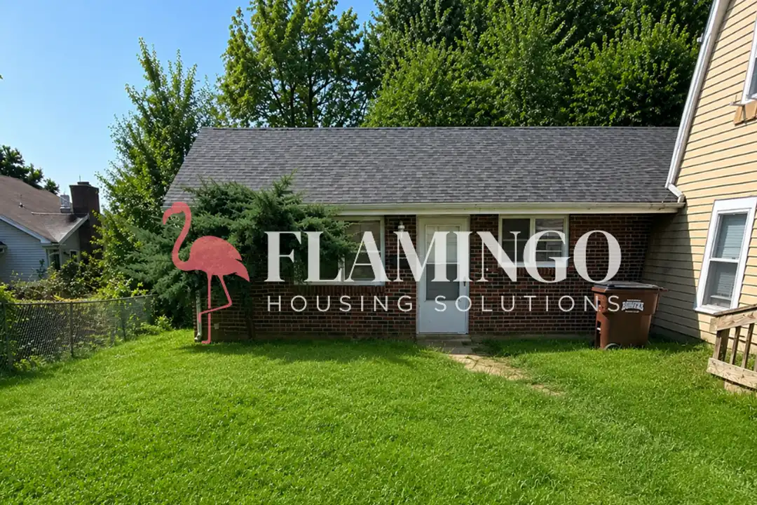 715 Trumbull St unit 711 Trumbull St. – photo 1 of 13