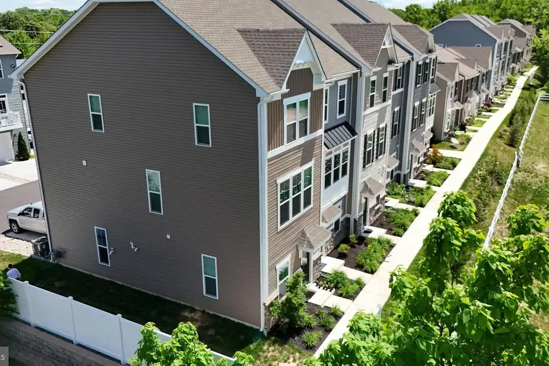 2 Sidney Ln - View 2