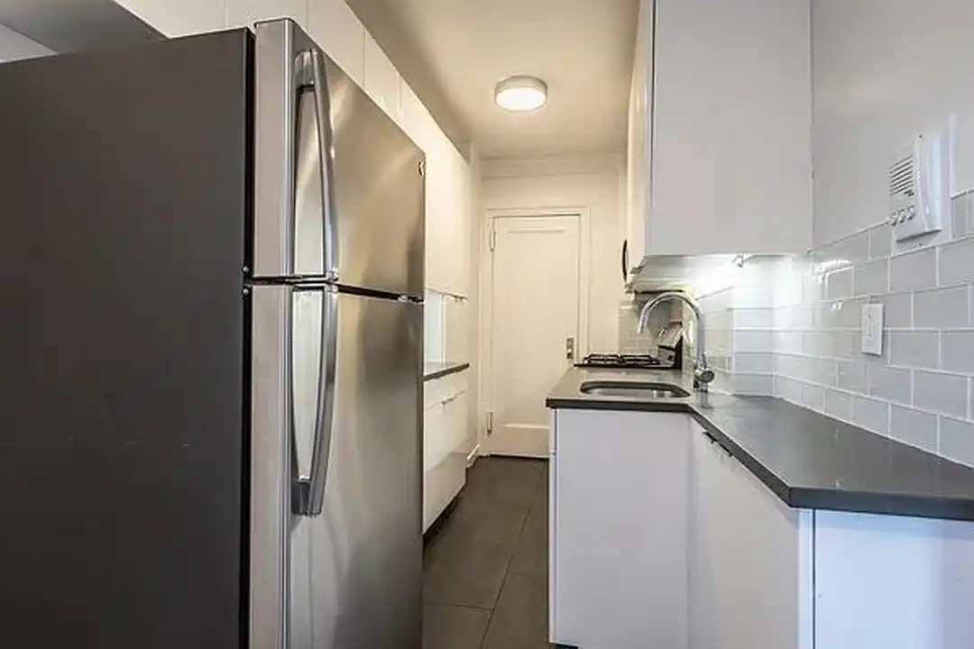 698 West End Ave unit 6C – pohled 3