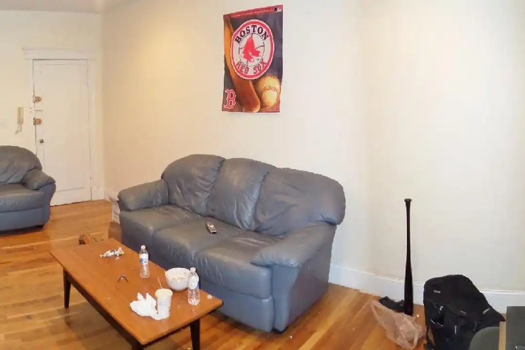 1867 Commonwealth Ave unit 5 – pohled 2