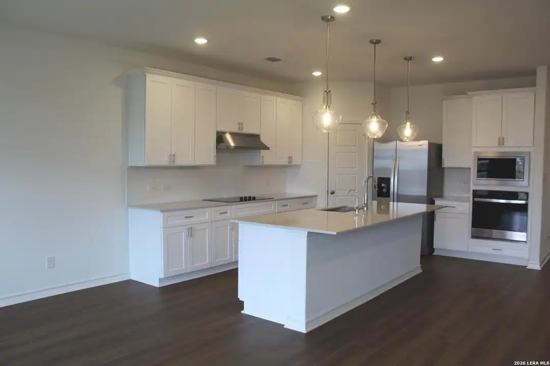 426 Nightingale Ave - View 3