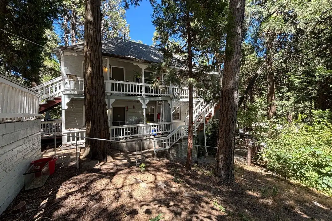 901 Deer Trail unit 5 – photo 1 of 23